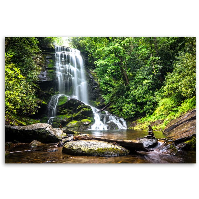 Obraz na płótnie, Wodospad w zielonym lesie img_3
